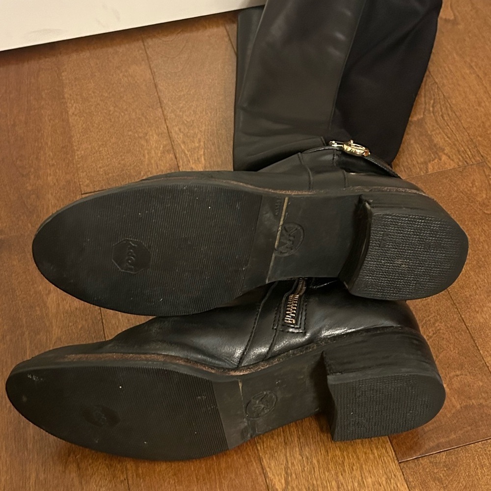 Michael Kors Black Leather Knee-High Riding Boots with Gold Accent & Zipper, 7.5 - Picture 5 of 10